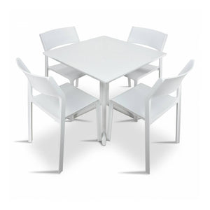 #clip-80:white #trill-bistro:white #qty:4