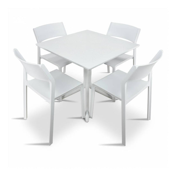 #clip-80:white #trill-bistro:white #qty:4