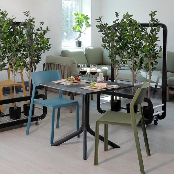 #clip-80:charcoal #trill-bistro:olivegreen
