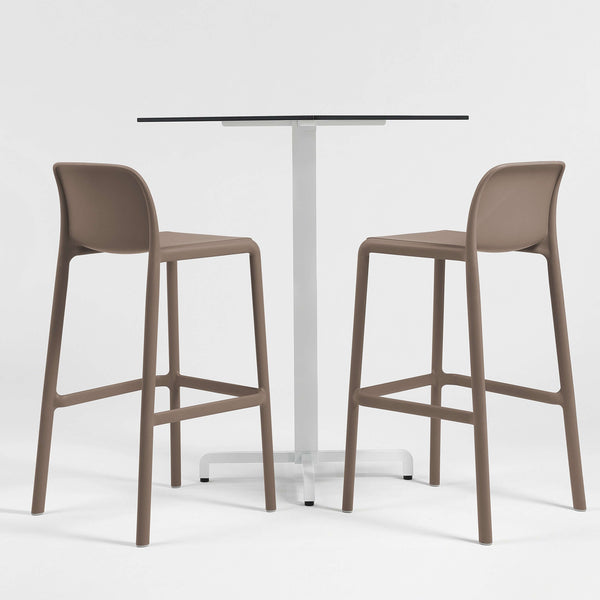 #fiore-bl:white #faro-760:taupe