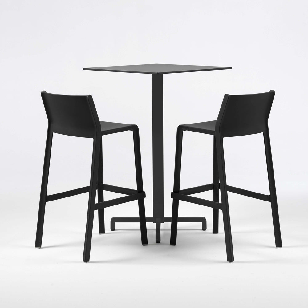 #fiore-bl:charcoal #trill-760:charcoal