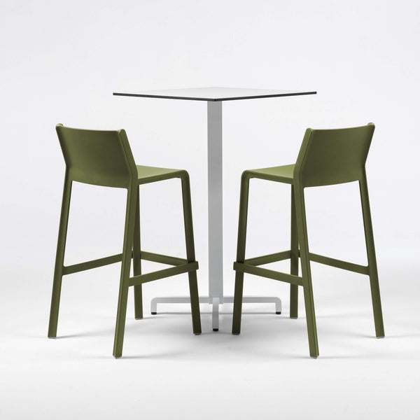 #fiore-bl:white #trill-760:olive-green