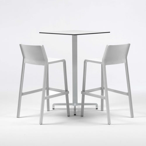 #fiore-bl:white #trill-760:white