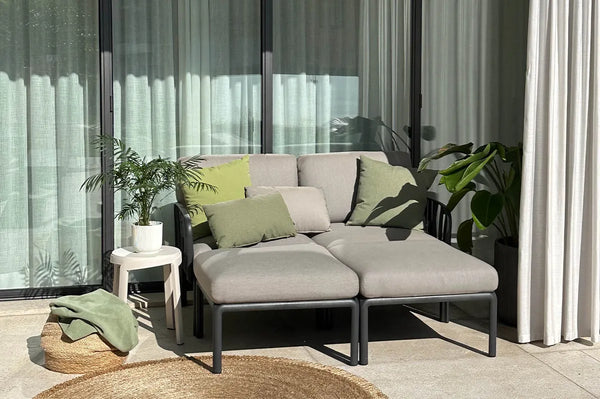 #komodo-cen:charcoal #sunbrella-cushions:grey