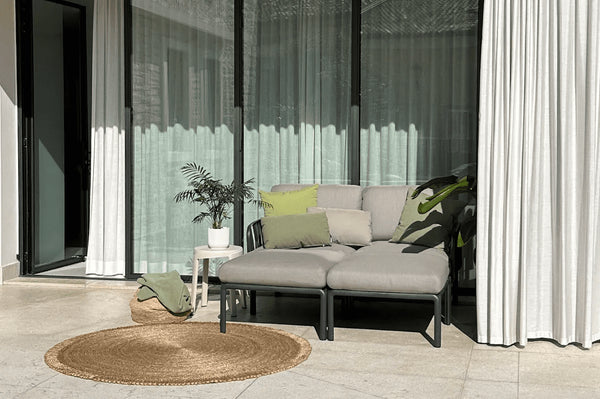 #komodo-cen:charcoal #sunbrella-cushions:grey