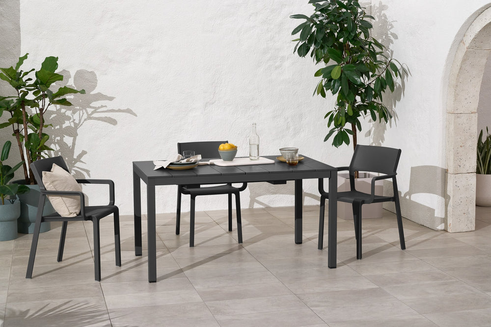 #rio-140:charcoal #trill-arm:charcoal