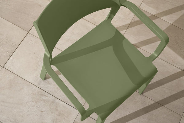 #rio-140:charcoal #trill-arm:olive-green