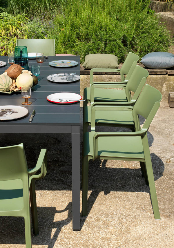 #rio-210:charcoal #trill-arm:olive-green