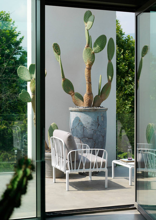 #komodo-arm:white #sunbrella-cushions:grey