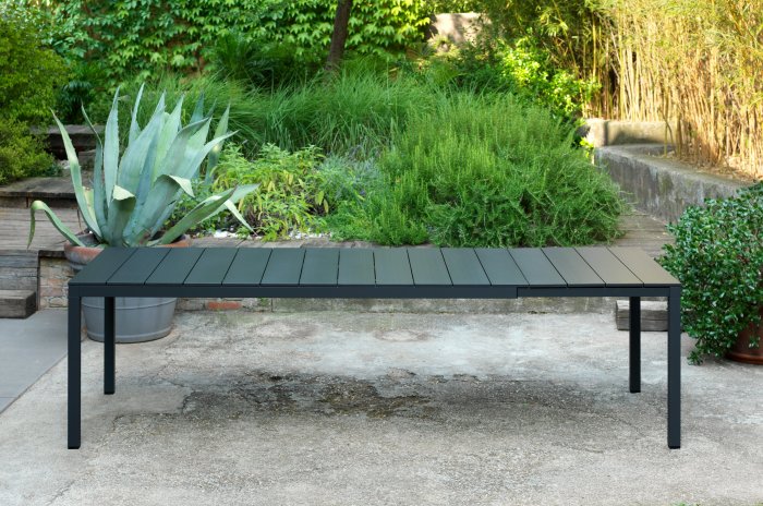 Outdoor Table and Chair Settings 25 Extendable Outdoor Dining Set NZ- Fully Extended (Rio 210/280 Alu in Charcoal)